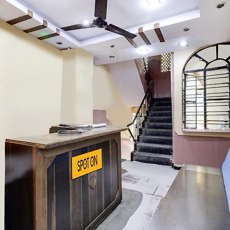 Spot On Hotel Sai Ashirwad Residency Hyderabad Exteriör bild