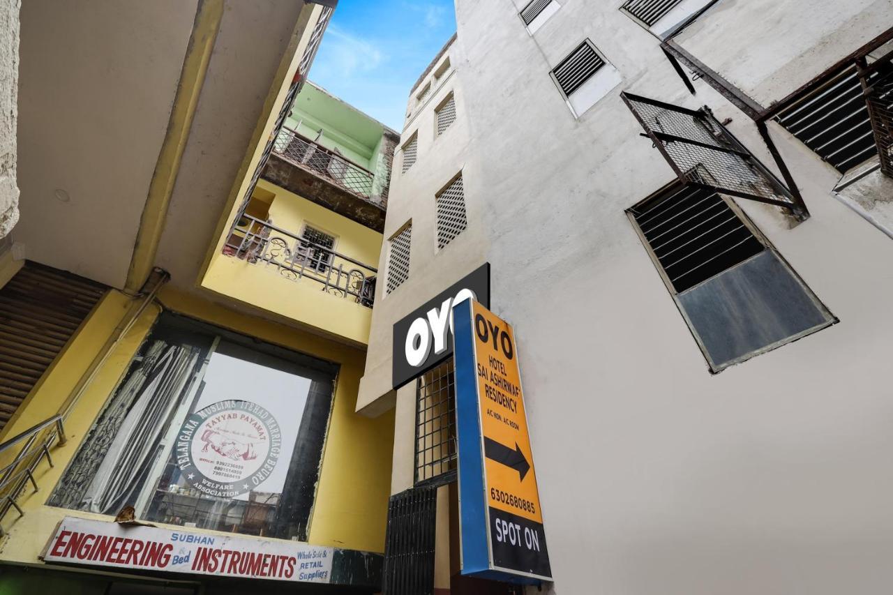 Spot On Hotel Sai Ashirwad Residency Hyderabad Exteriör bild