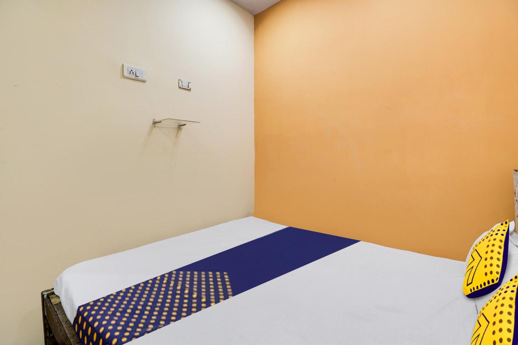 Spot On Hotel Sai Ashirwad Residency Hyderabad Exteriör bild
