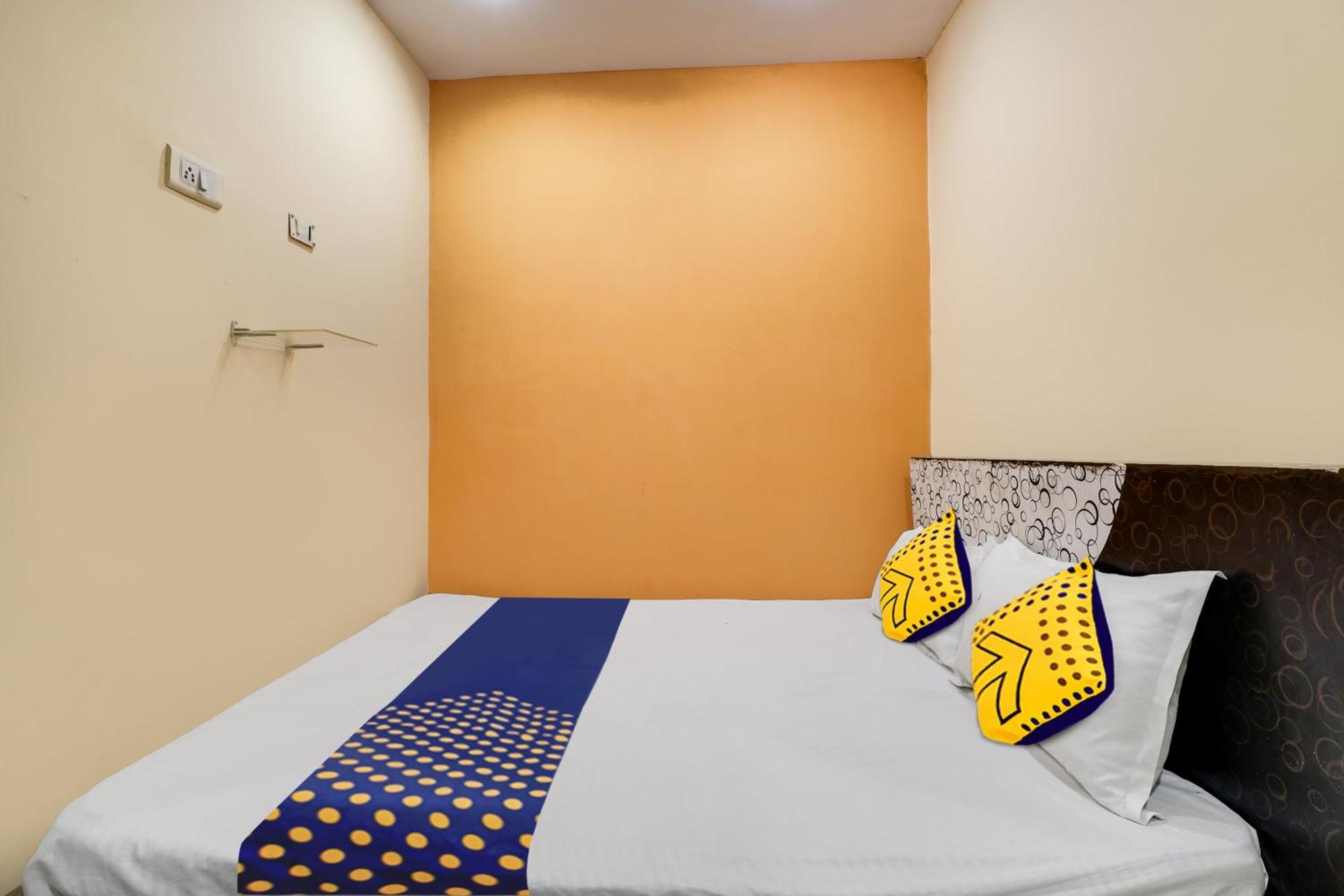 Spot On Hotel Sai Ashirwad Residency Hyderabad Exteriör bild